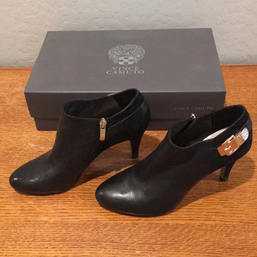 Vince Camuto leather/suede booties